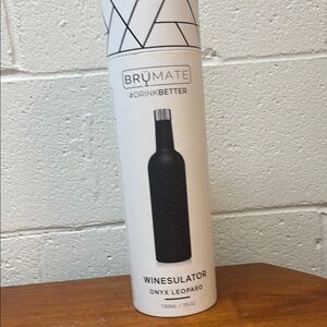 BrüMate Onyx Leopard Winesulator
